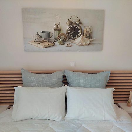 Myrsini'S Sea View Apartment Néa Péramos Eksteriør billede