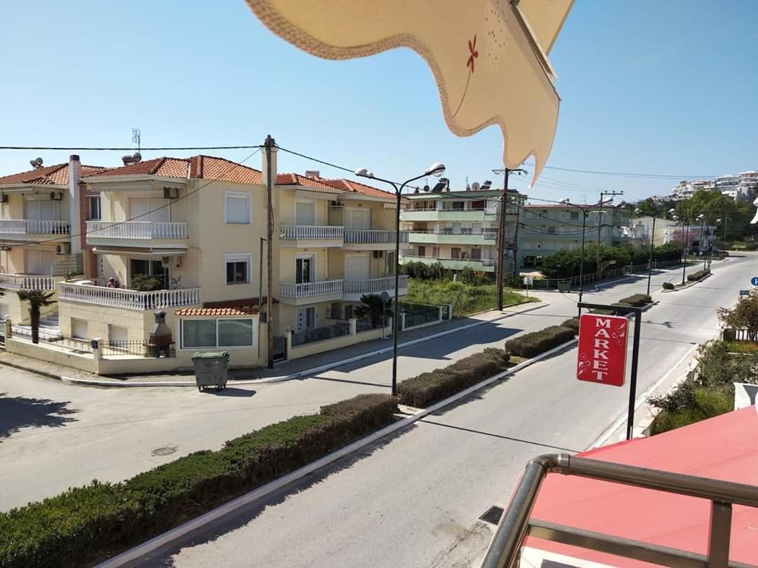 Myrsini'S Sea View Apartment Néa Péramos Eksteriør billede