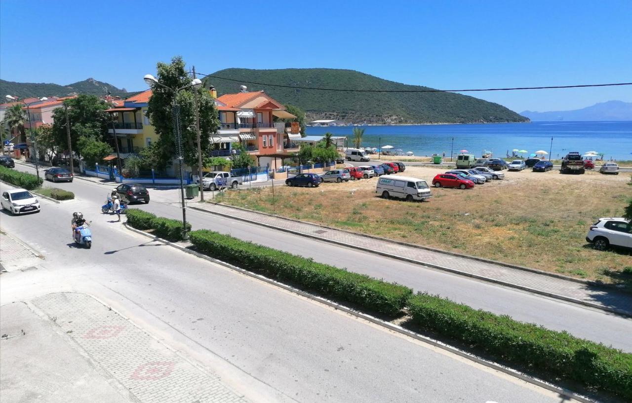 Myrsini'S Sea View Apartment Néa Péramos Eksteriør billede