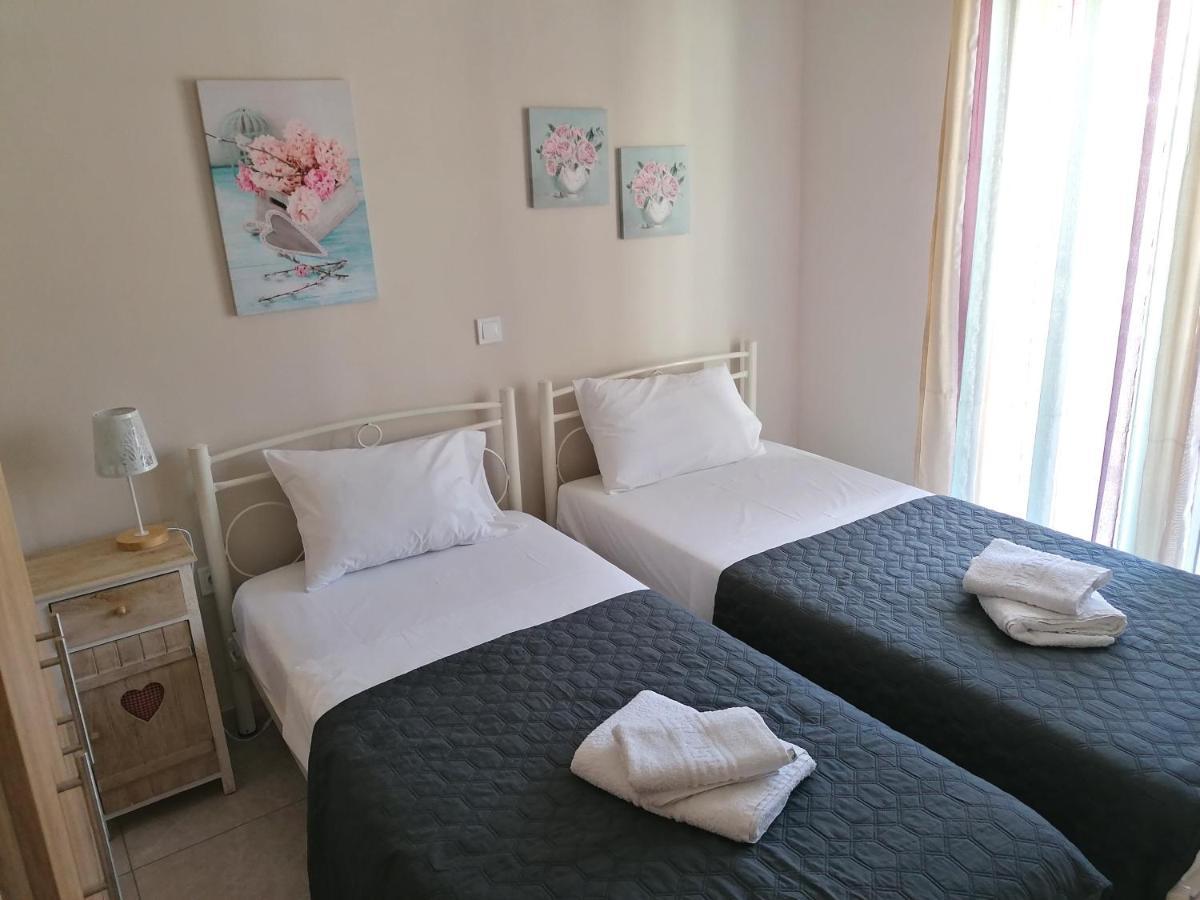 Myrsini'S Sea View Apartment Néa Péramos Eksteriør billede