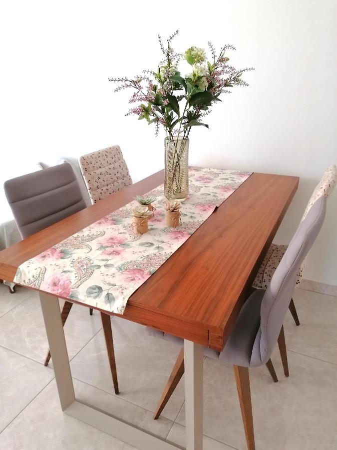 Myrsini'S Sea View Apartment Néa Péramos Eksteriør billede