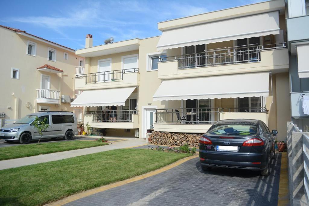 Myrsini'S Sea View Apartment Néa Péramos Eksteriør billede
