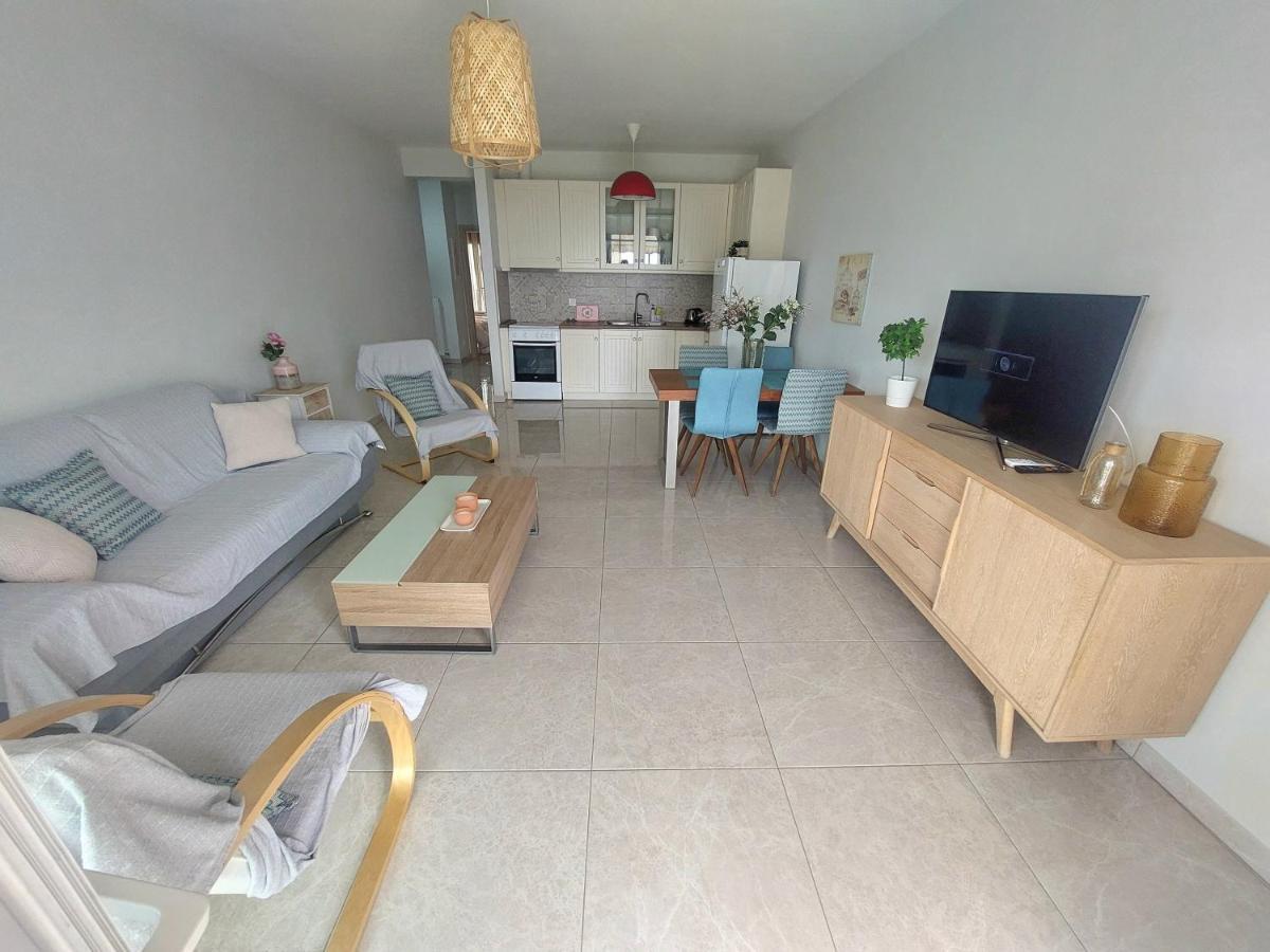 Myrsini'S Sea View Apartment Néa Péramos Eksteriør billede