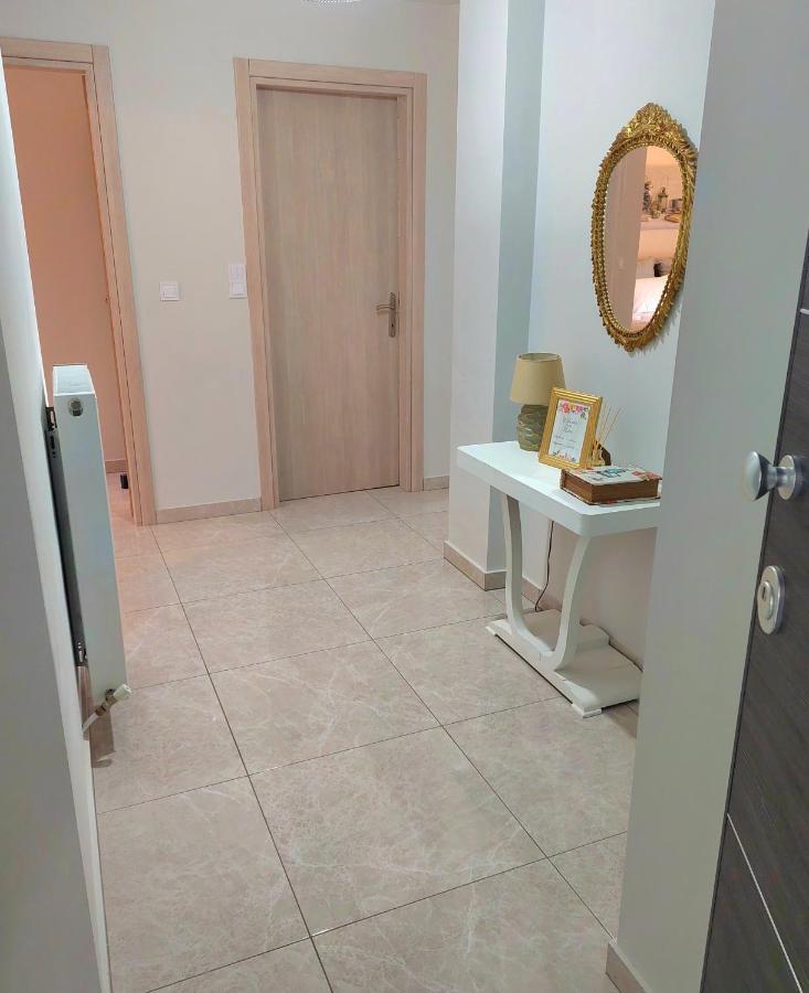 Myrsini'S Sea View Apartment Néa Péramos Eksteriør billede